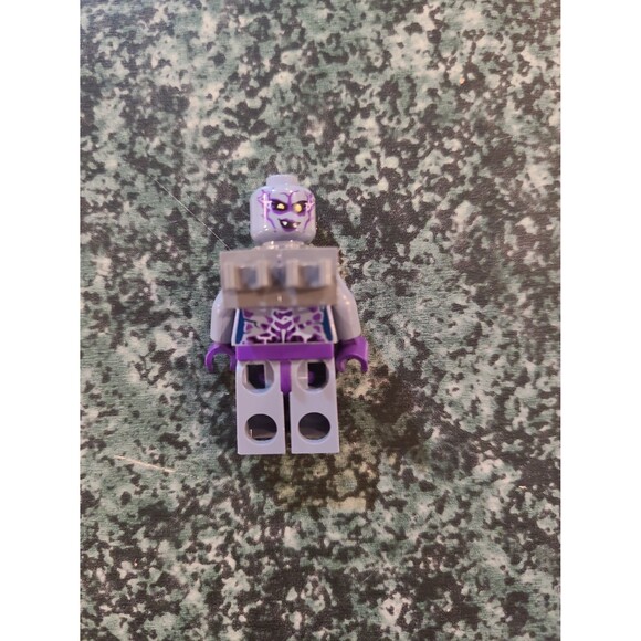 Lego Nexo Knights Minifigures and Shield Lot - Harpy, Ultimate Axl - Picture 5 of 12